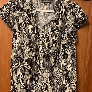 Black and White Leaf/floral Print butterfly short sleeve Blouse